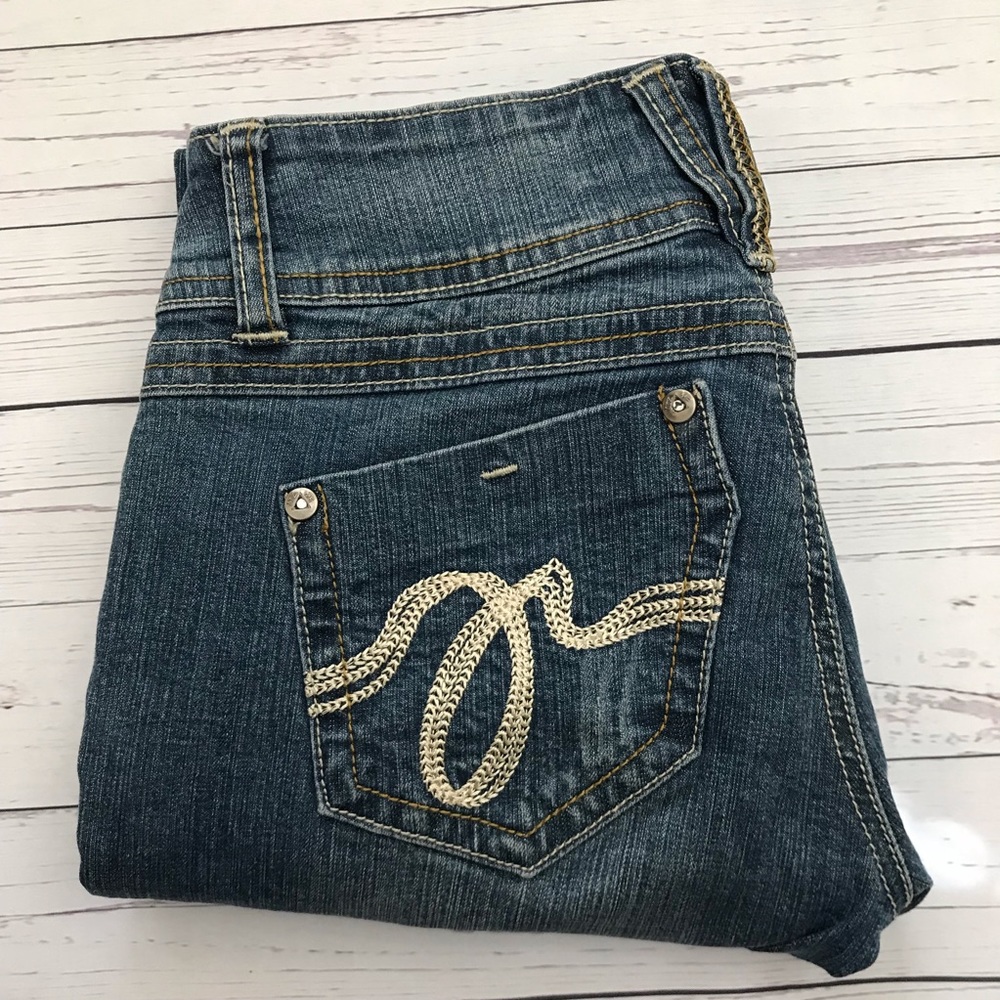 Itz Me medium wash Skinny Jean
